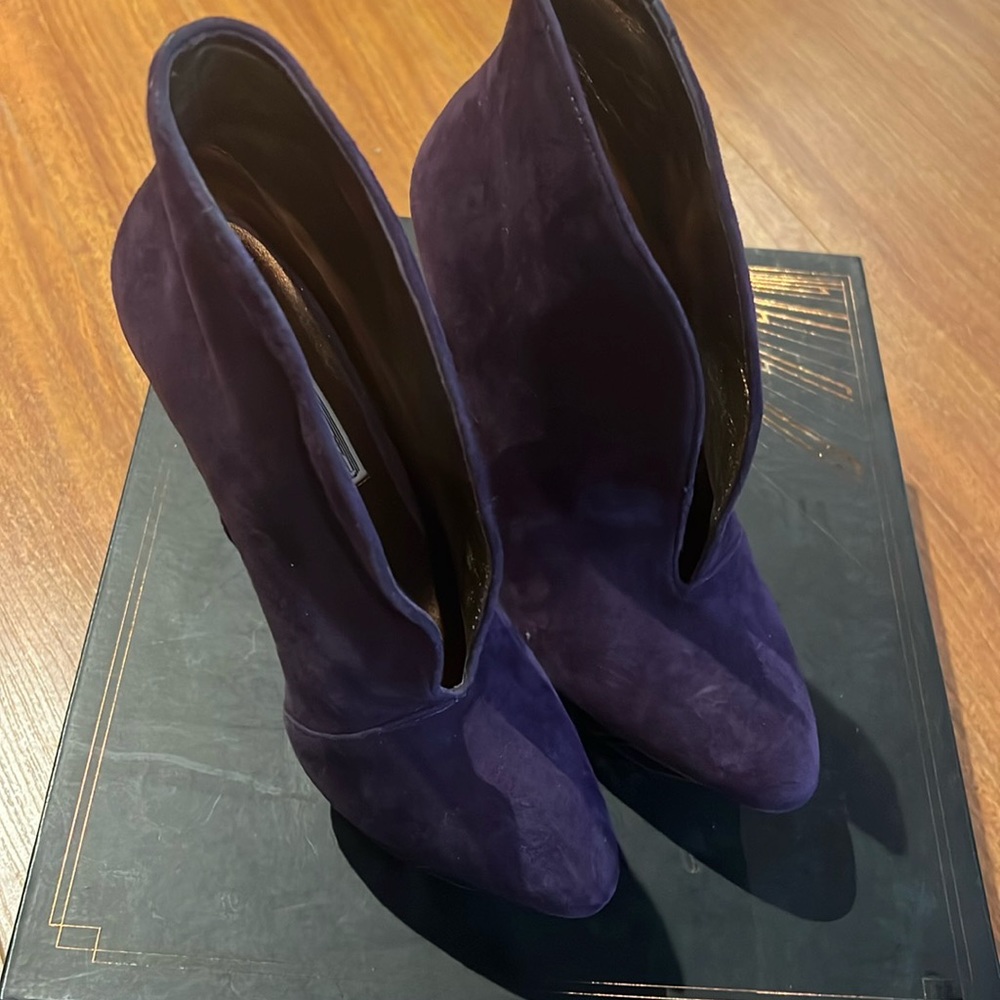 IVY KIRZHNER Purple Phoenixa Suede Platform Bootie in size 7
